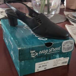 Women's easy Street super flex shoes